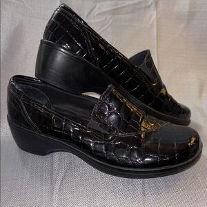 Clark’s bendable black crock poppy US women’s size 6.